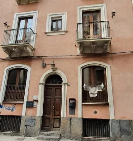 Appartamento Vecchio Bastione • Unico Ambiente • • *